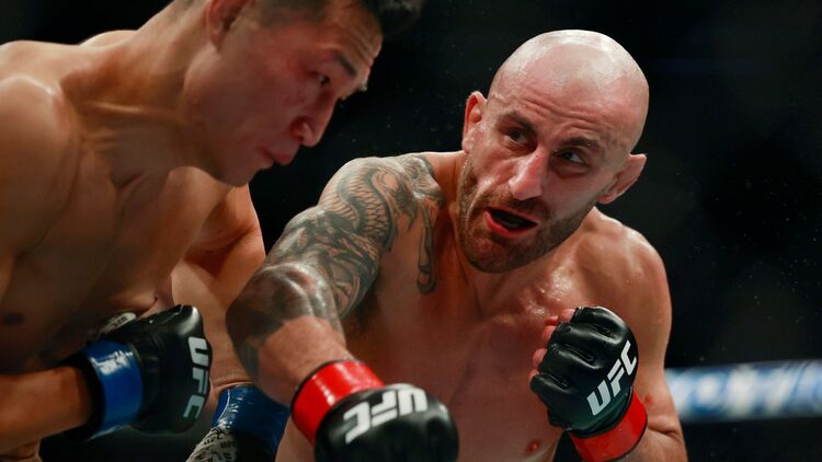 UFC 273: Alexander Volkanovski ปกป้องตำแหน่งเฟเธอร์เวทด้วย TKO ที่ชนะ The Korean Zombie